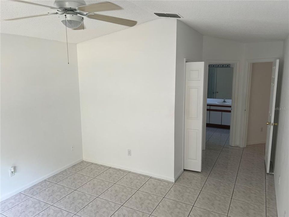 For Rent: $2,250 (3 beds, 2 baths, 1323 Square Feet)