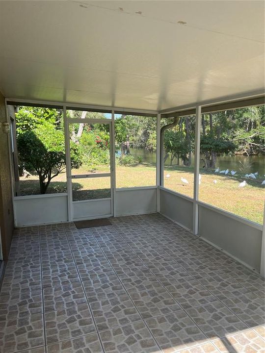 For Rent: $2,250 (3 beds, 2 baths, 1323 Square Feet)