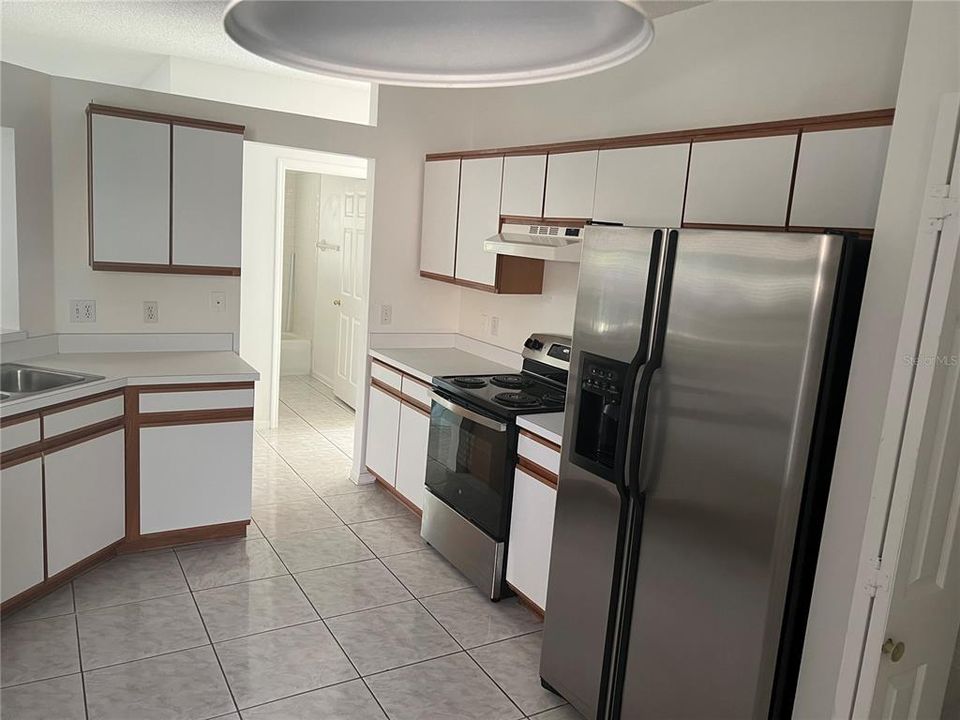 For Rent: $2,250 (3 beds, 2 baths, 1323 Square Feet)