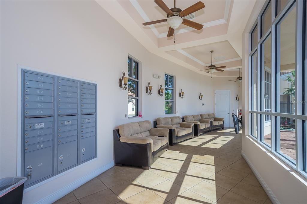 For Sale: $205,000 (2 beds, 2 baths, 1057 Square Feet)