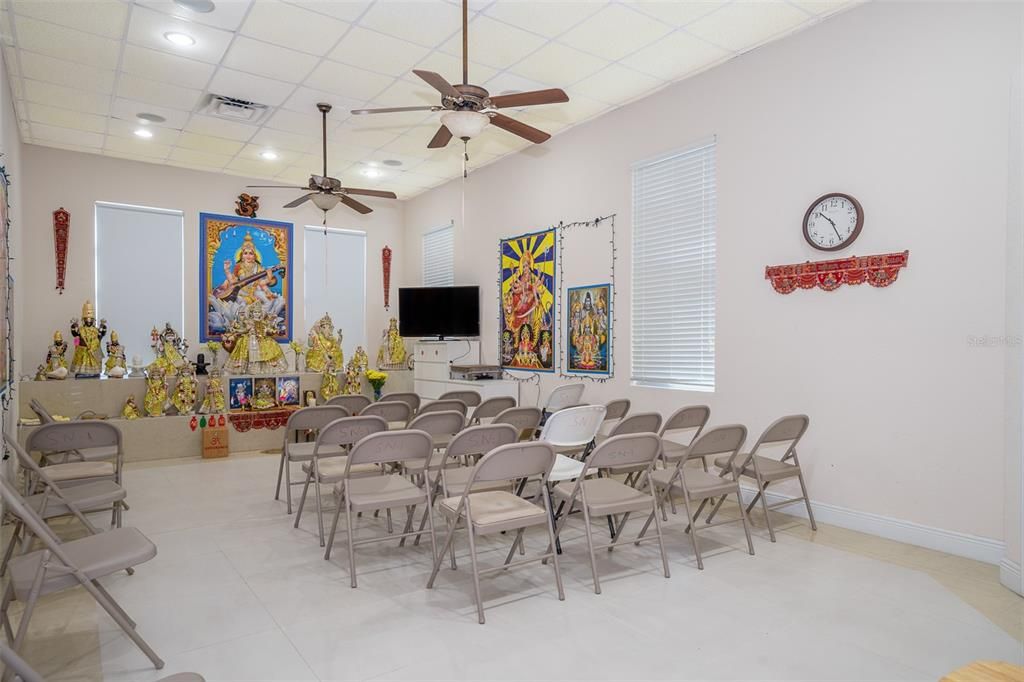 For Sale: $205,000 (2 beds, 2 baths, 1057 Square Feet)