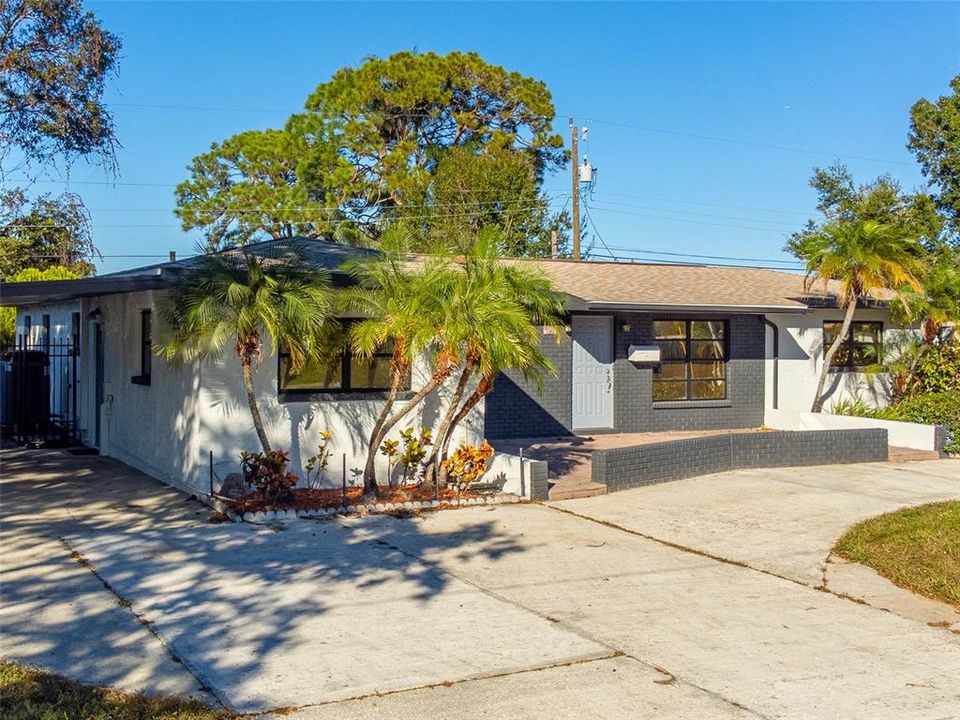 For Sale: $425,000 (3 beds, 2 baths, 1588 Square Feet)