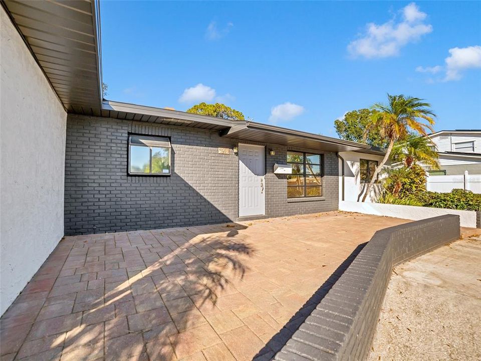 For Sale: $425,000 (3 beds, 2 baths, 1588 Square Feet)