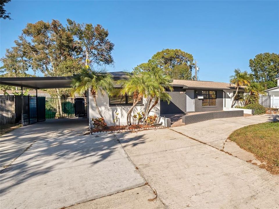 For Sale: $425,000 (3 beds, 2 baths, 1588 Square Feet)