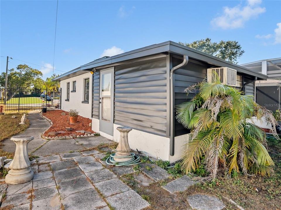 For Sale: $425,000 (3 beds, 2 baths, 1588 Square Feet)