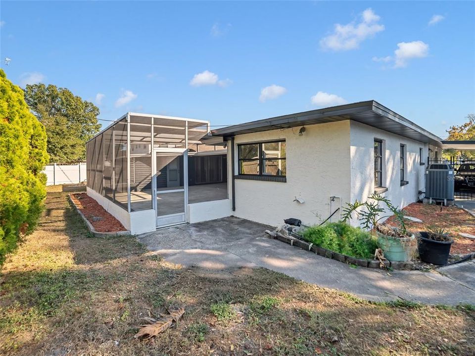 For Sale: $425,000 (3 beds, 2 baths, 1588 Square Feet)