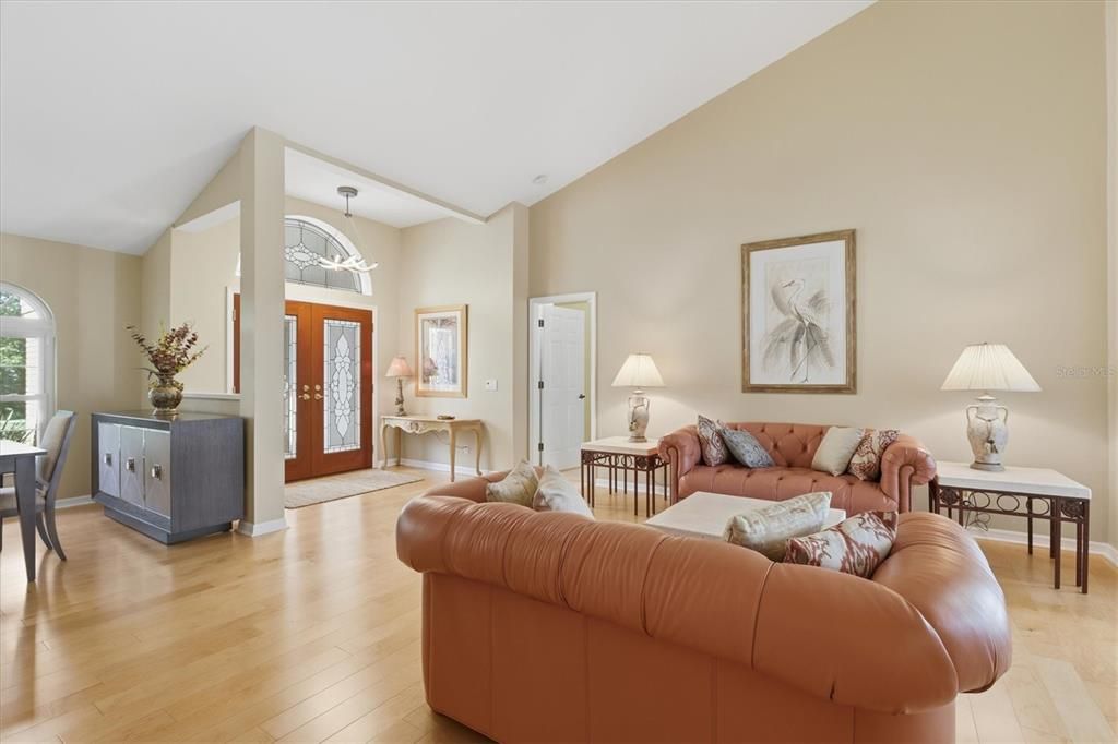 For Sale: $975,500 (3 beds, 2 baths, 2282 Square Feet)