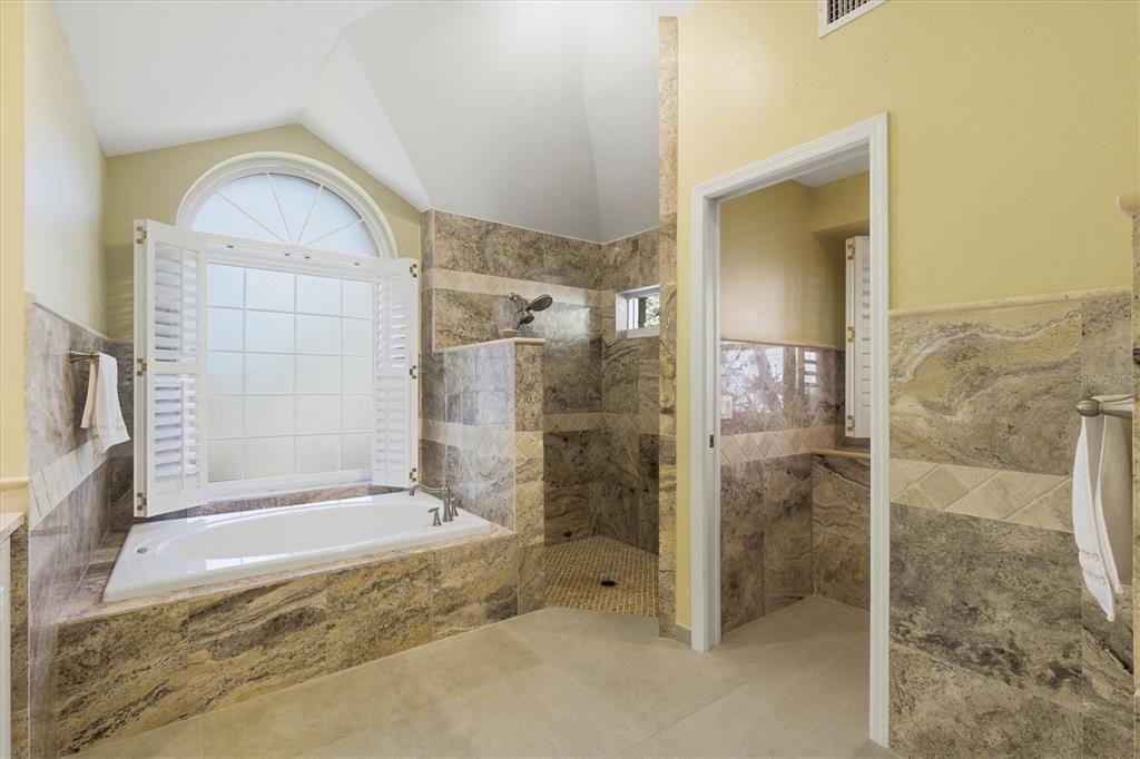 For Sale: $975,500 (3 beds, 2 baths, 2282 Square Feet)