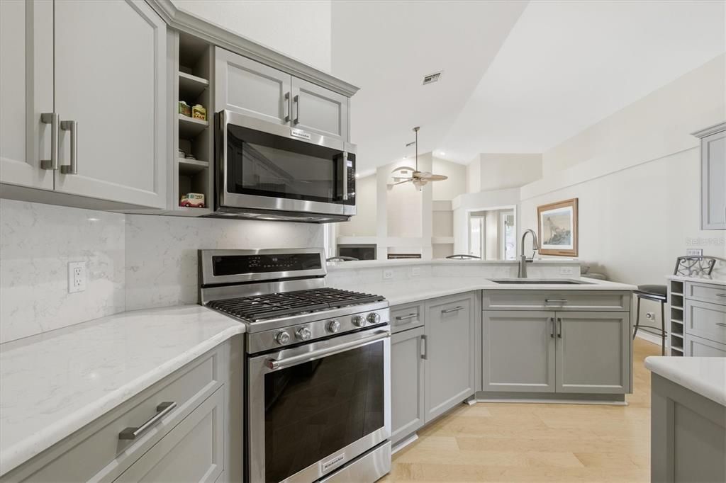 For Sale: $975,500 (3 beds, 2 baths, 2282 Square Feet)