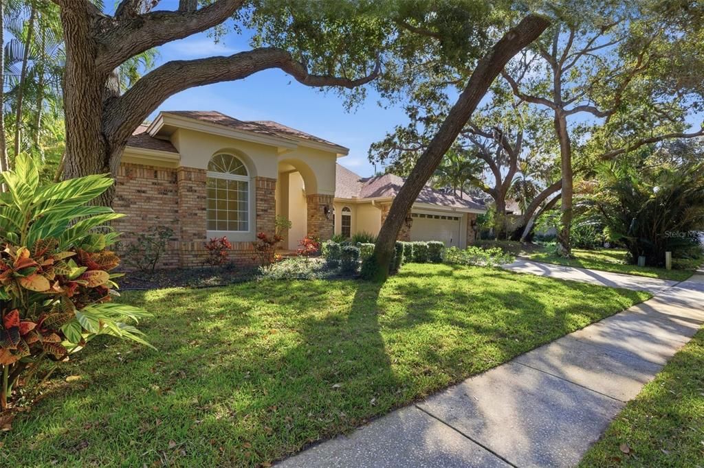 For Sale: $975,500 (3 beds, 2 baths, 2282 Square Feet)