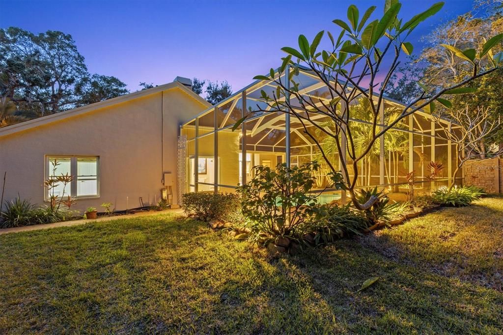 For Sale: $975,500 (3 beds, 2 baths, 2282 Square Feet)