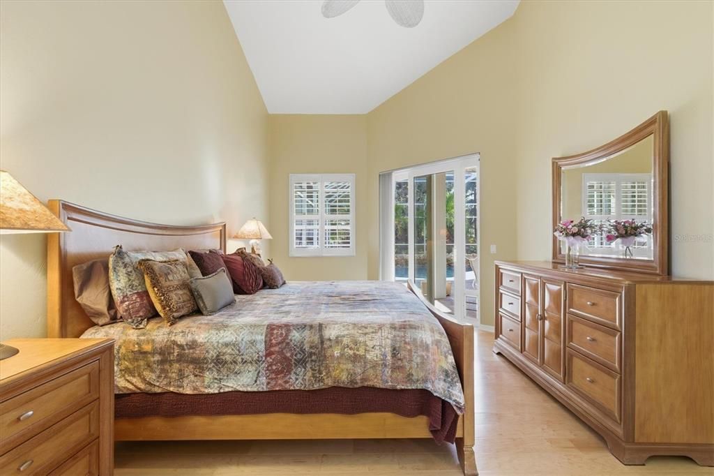 For Sale: $975,500 (3 beds, 2 baths, 2282 Square Feet)