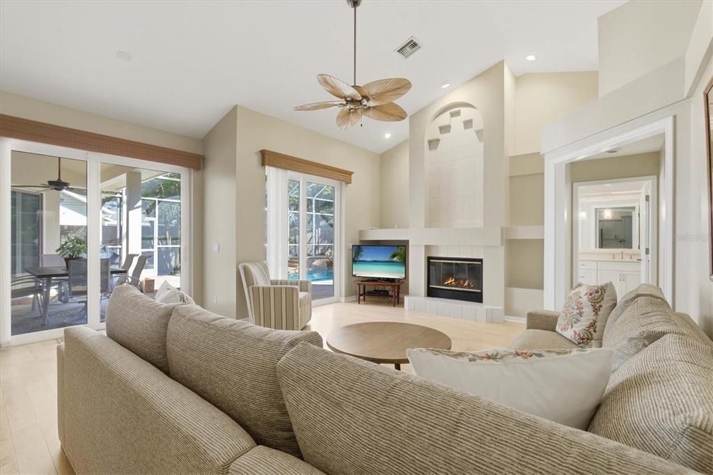 For Sale: $975,500 (3 beds, 2 baths, 2282 Square Feet)