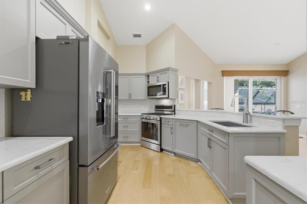 For Sale: $975,500 (3 beds, 2 baths, 2282 Square Feet)