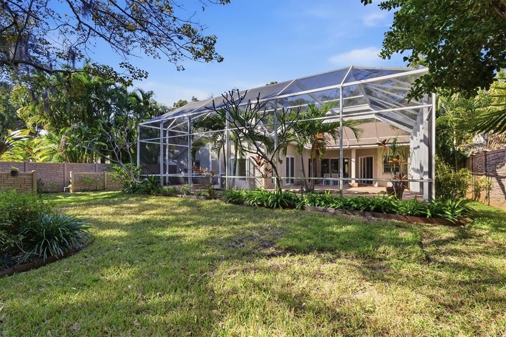 For Sale: $975,500 (3 beds, 2 baths, 2282 Square Feet)