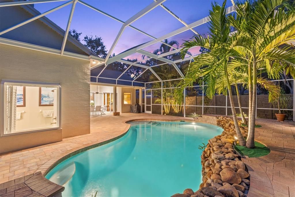 For Sale: $975,500 (3 beds, 2 baths, 2282 Square Feet)