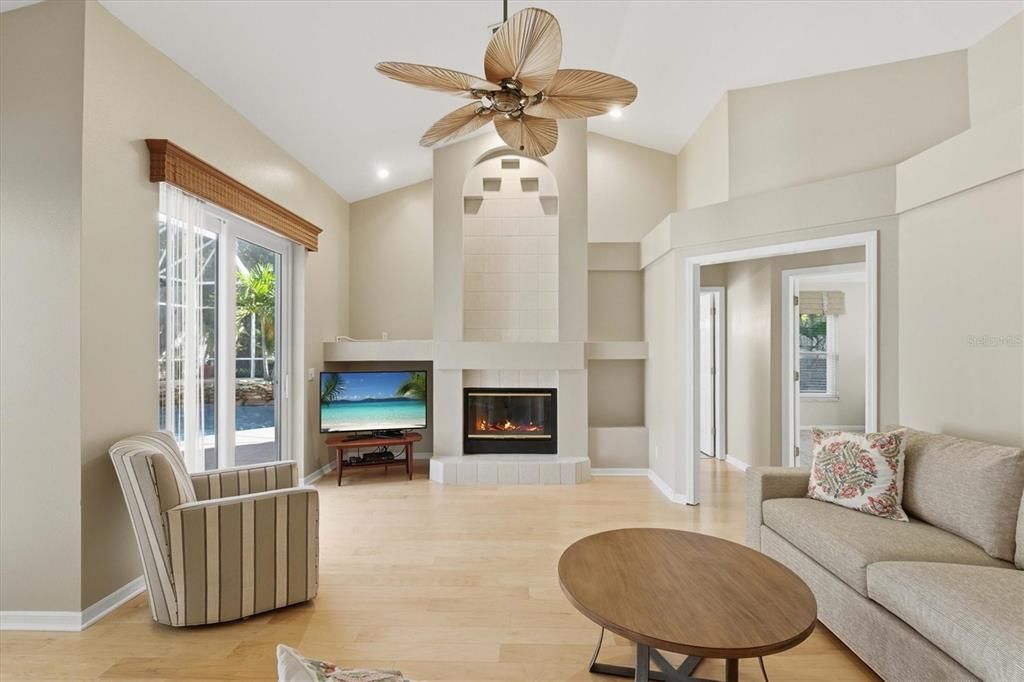 For Sale: $975,500 (3 beds, 2 baths, 2282 Square Feet)