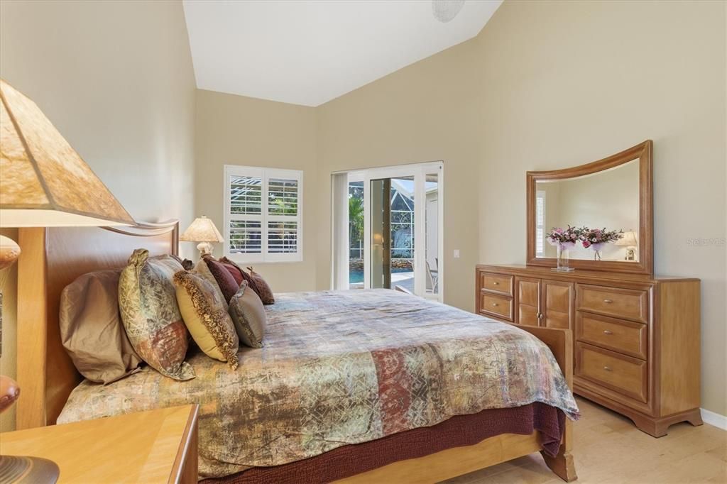 For Sale: $975,500 (3 beds, 2 baths, 2282 Square Feet)