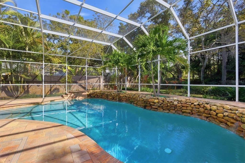 For Sale: $975,500 (3 beds, 2 baths, 2282 Square Feet)