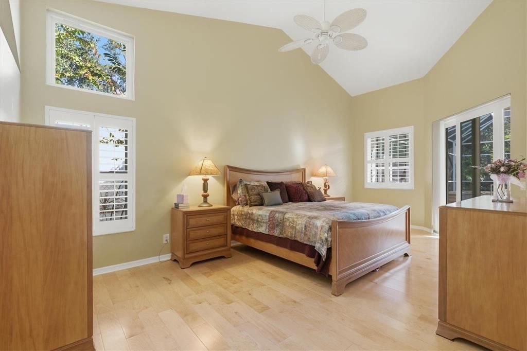 For Sale: $975,500 (3 beds, 2 baths, 2282 Square Feet)