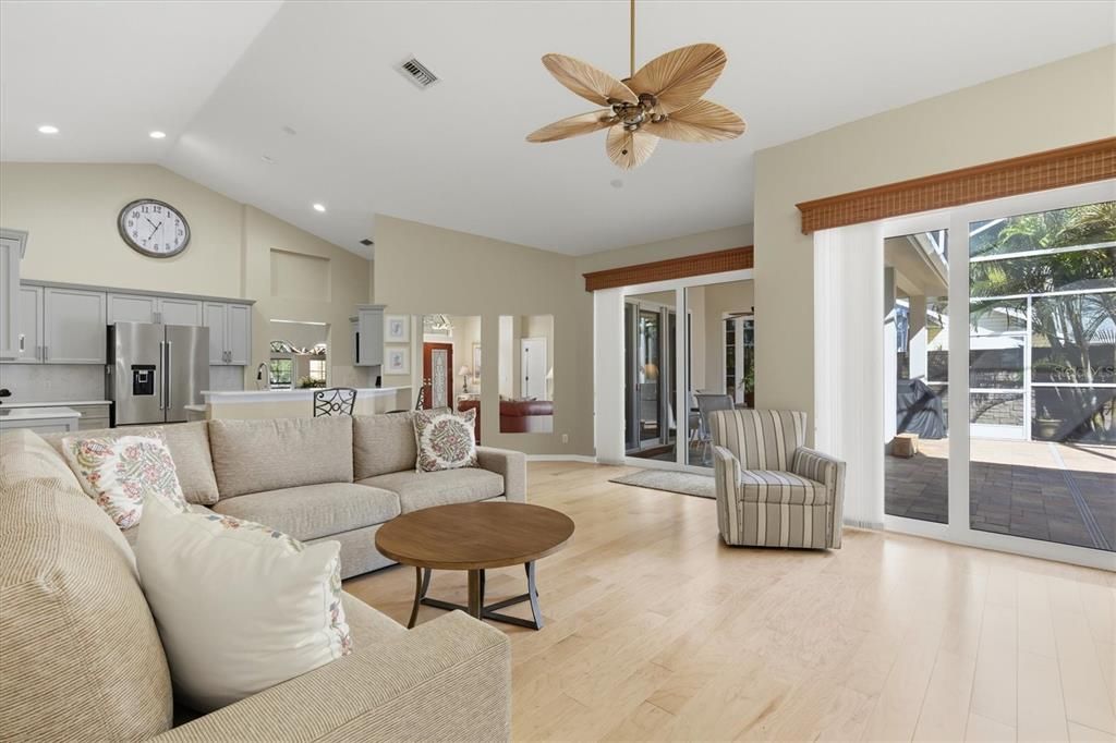 For Sale: $975,500 (3 beds, 2 baths, 2282 Square Feet)