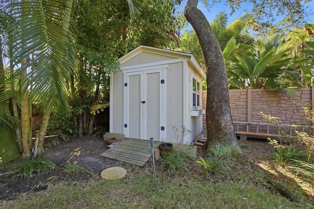 For Sale: $975,500 (3 beds, 2 baths, 2282 Square Feet)