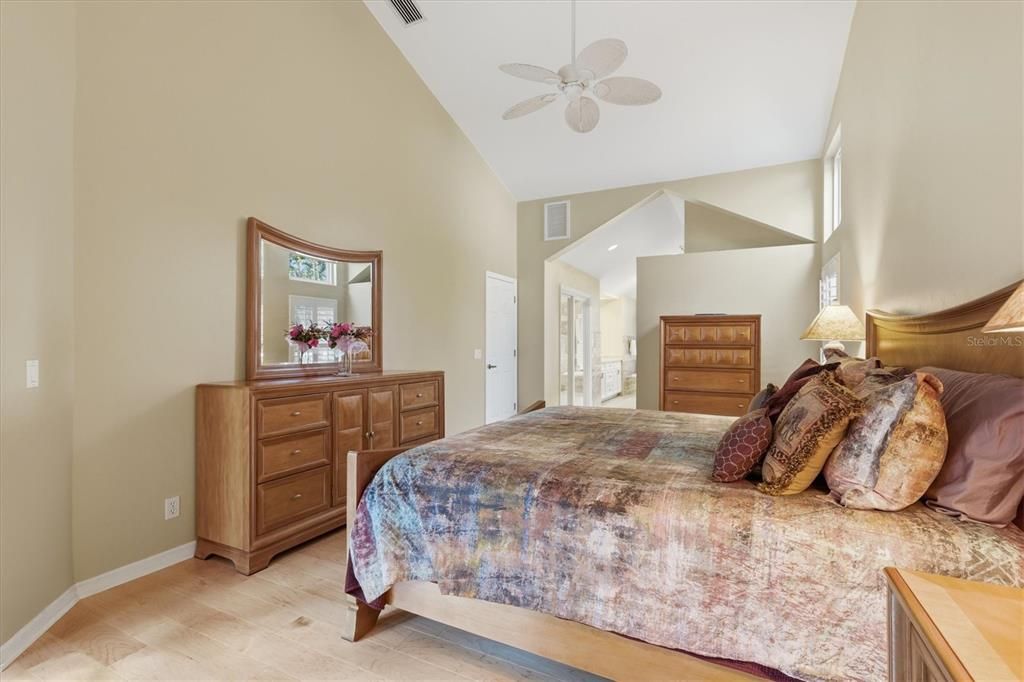 For Sale: $975,500 (3 beds, 2 baths, 2282 Square Feet)