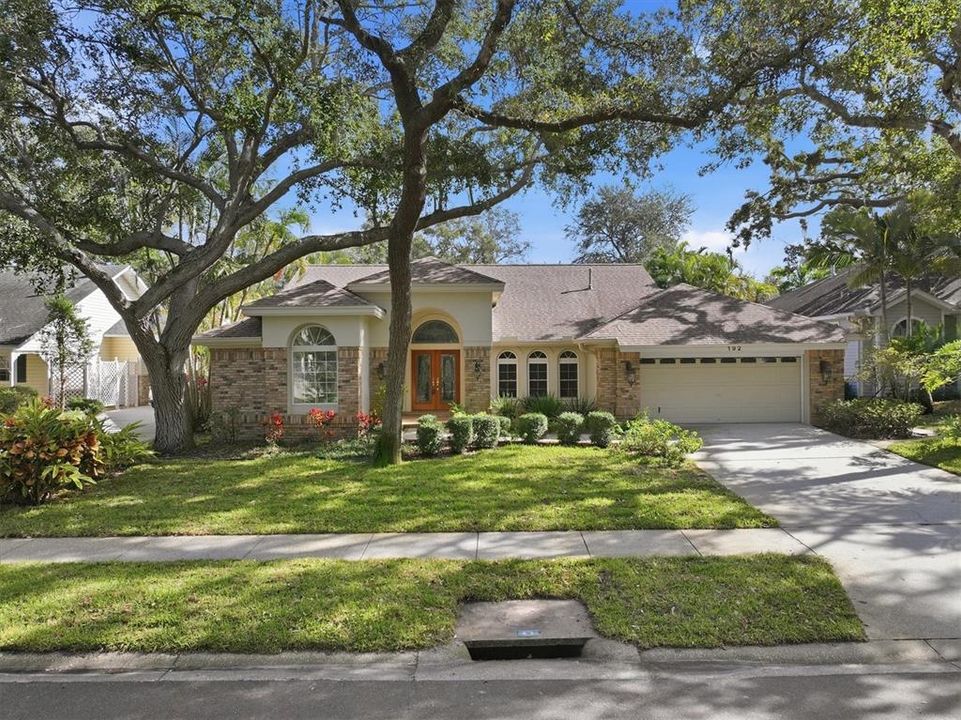 For Sale: $975,500 (3 beds, 2 baths, 2282 Square Feet)