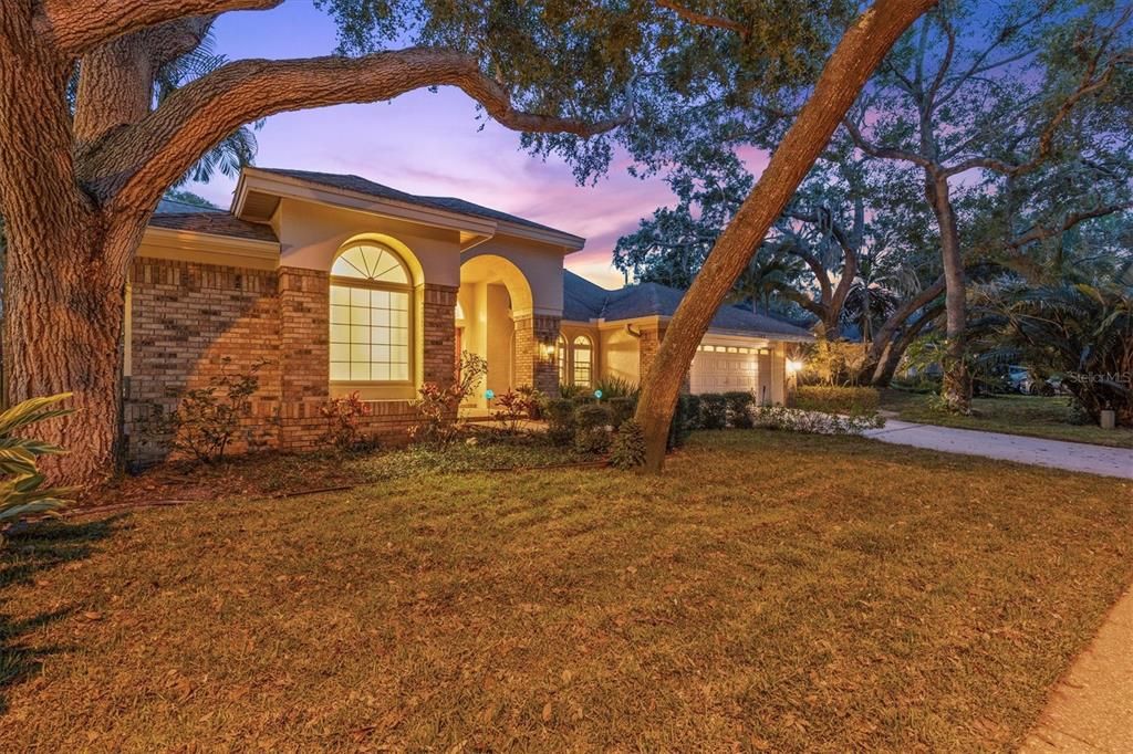 For Sale: $975,500 (3 beds, 2 baths, 2282 Square Feet)