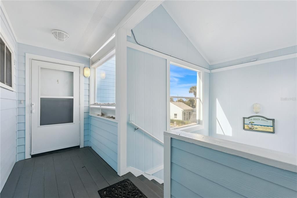 For Sale: $279,900 (2 beds, 2 baths, 1004 Square Feet)