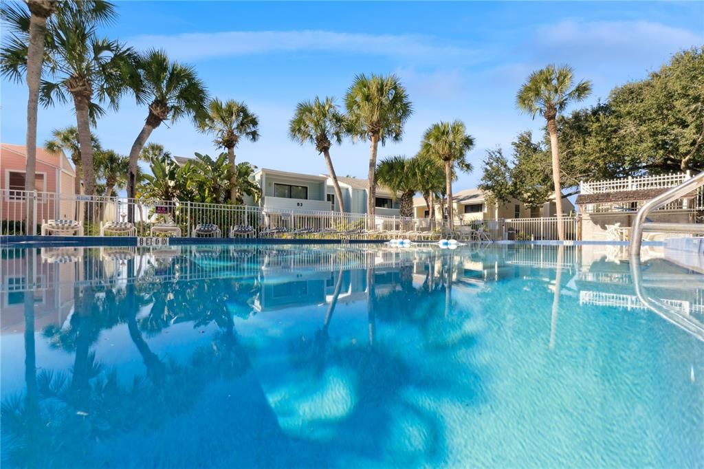 For Sale: $279,900 (2 beds, 2 baths, 1004 Square Feet)