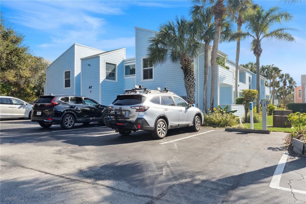 For Sale: $279,900 (2 beds, 2 baths, 1004 Square Feet)