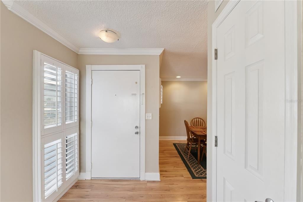 For Sale: $279,900 (2 beds, 2 baths, 1004 Square Feet)