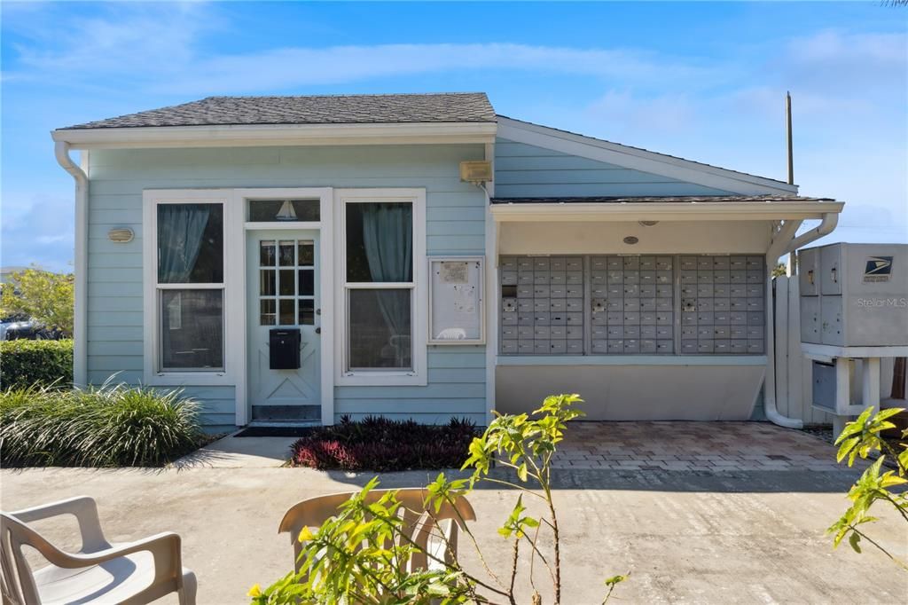 For Sale: $279,900 (2 beds, 2 baths, 1004 Square Feet)