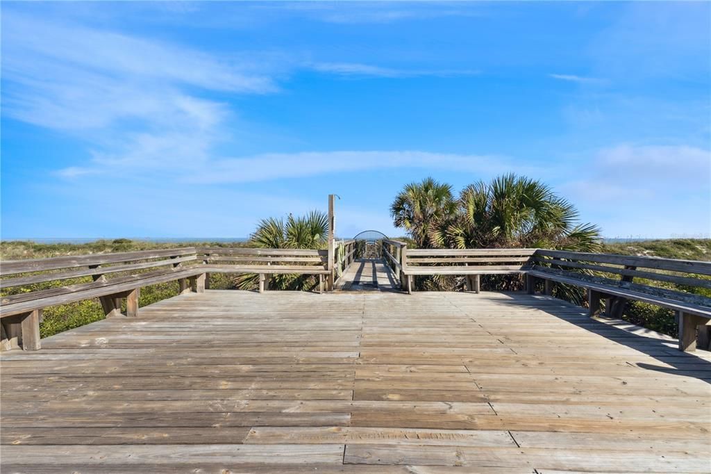 For Sale: $279,900 (2 beds, 2 baths, 1004 Square Feet)