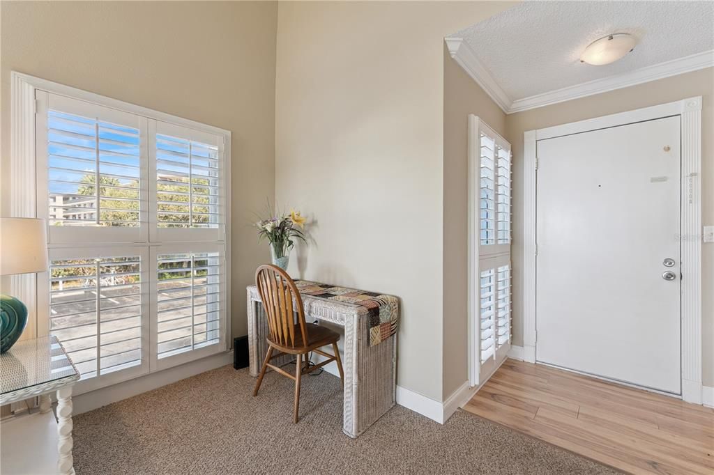 For Sale: $279,900 (2 beds, 2 baths, 1004 Square Feet)