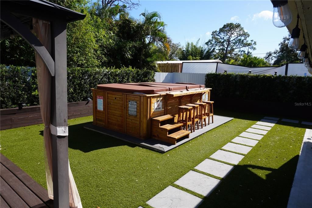 For Sale: $425,000 (3 beds, 2 baths, 1647 Square Feet)