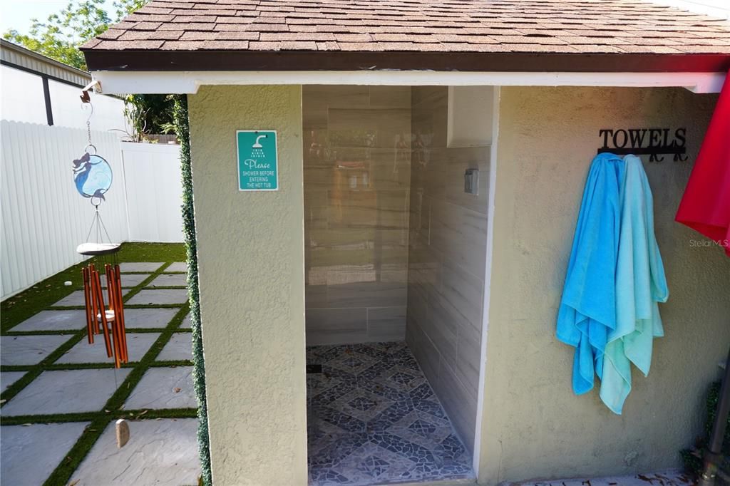 For Sale: $425,000 (3 beds, 2 baths, 1647 Square Feet)