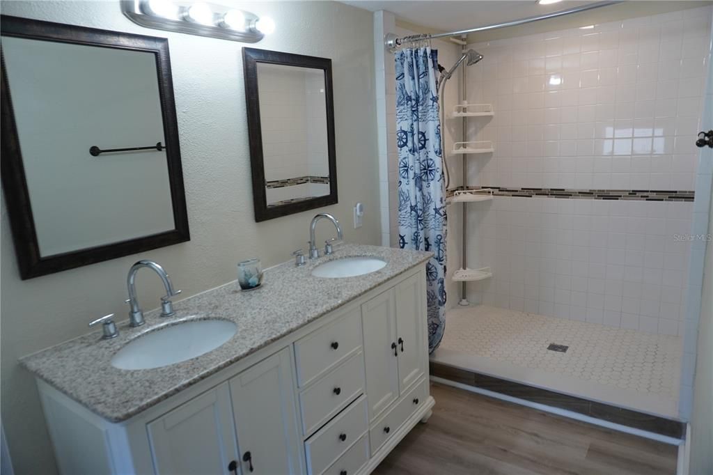 For Sale: $425,000 (3 beds, 2 baths, 1647 Square Feet)