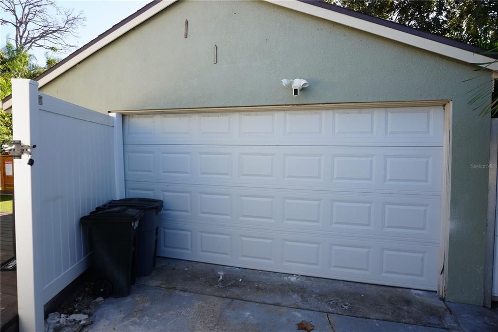 For Sale: $425,000 (3 beds, 2 baths, 1647 Square Feet)