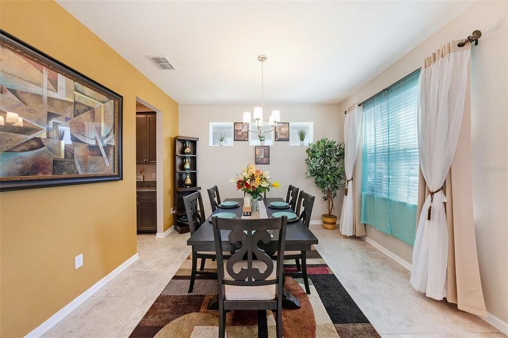 En Venta: $560,000 (5 camas, 3 baños, 3566 Pies cuadrados)