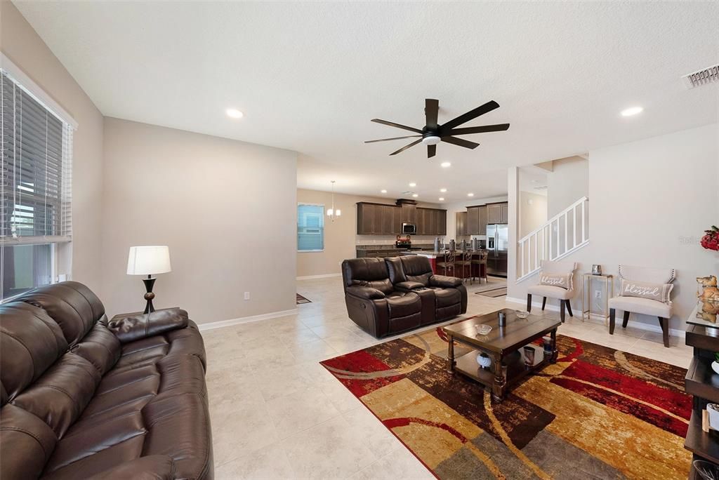 En Venta: $560,000 (5 camas, 3 baños, 3566 Pies cuadrados)