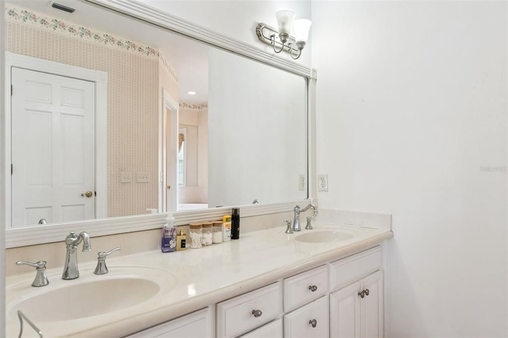 For Sale: $1,450,000 (4 beds, 4 baths, 3656 Square Feet)