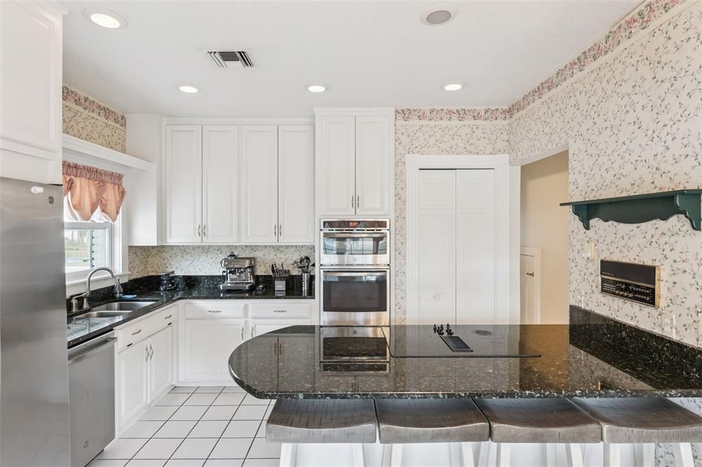 For Sale: $1,450,000 (4 beds, 4 baths, 3656 Square Feet)