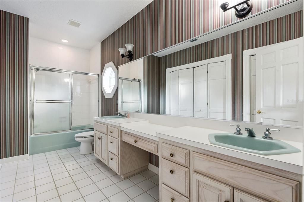 For Sale: $1,450,000 (4 beds, 4 baths, 3656 Square Feet)