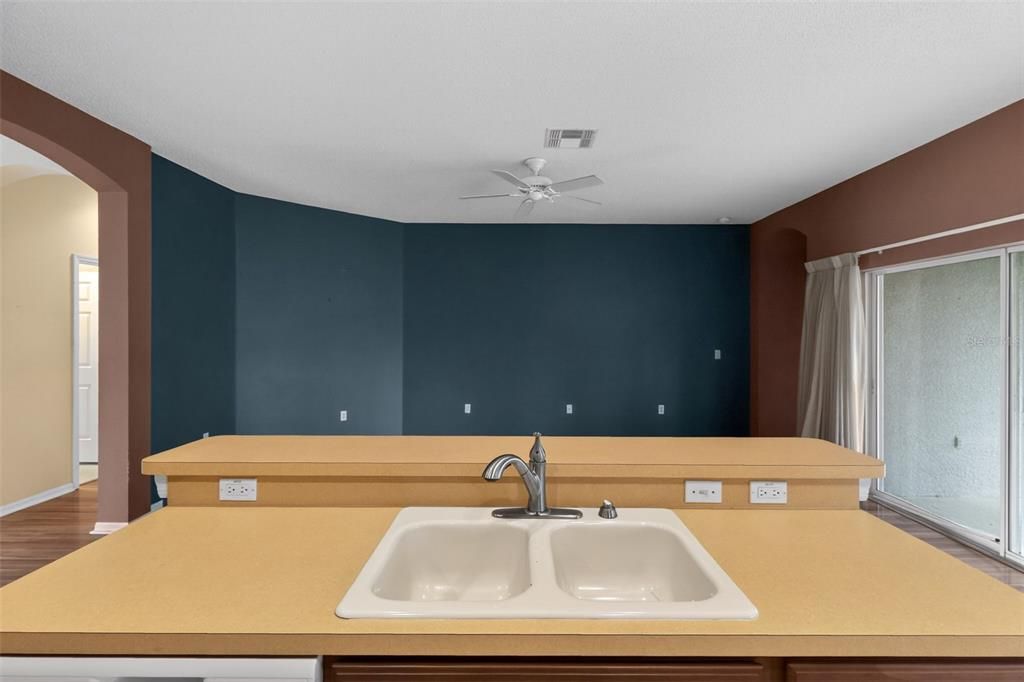 For Sale: $317,000 (2 beds, 2 baths, 1555 Square Feet)