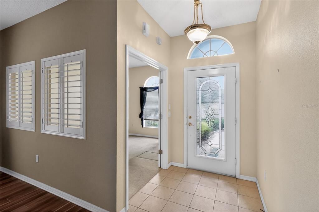 For Sale: $317,000 (2 beds, 2 baths, 1555 Square Feet)