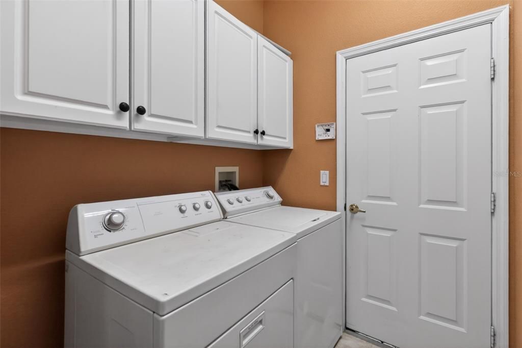 For Sale: $317,000 (2 beds, 2 baths, 1555 Square Feet)