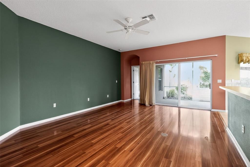 For Sale: $317,000 (2 beds, 2 baths, 1555 Square Feet)