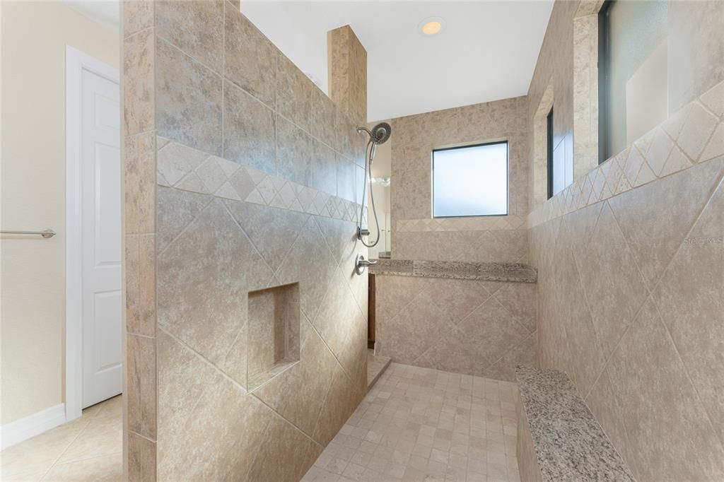 For Sale: $594,900 (3 beds, 2 baths, 1822 Square Feet)